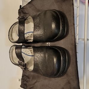 Klogs footwear CALI 7 Black embossed leather